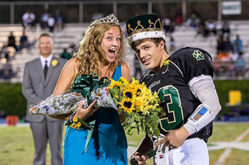 Homecoming Regality – How to Dress for the Homecoming Court