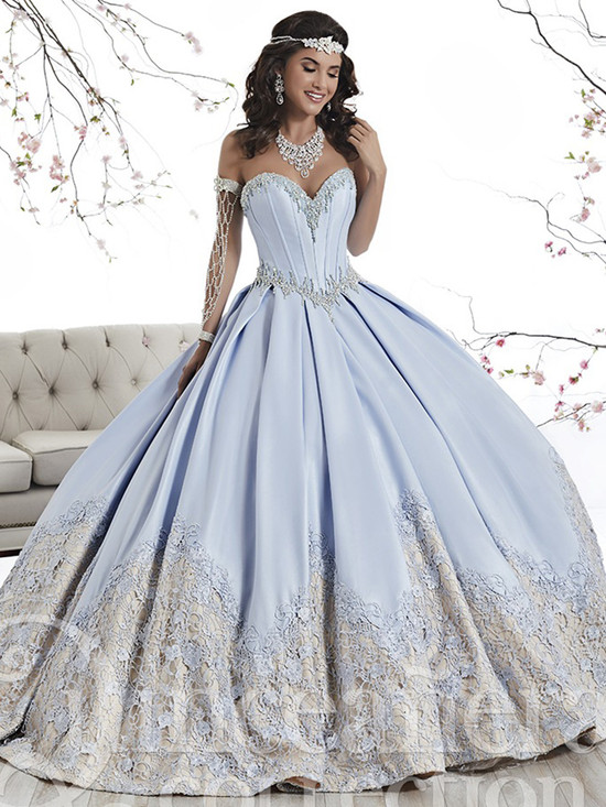Blue quinceanera dress in satin with a spectacular lace hem
