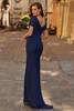 Back view of La Femme 33139 with V-back detail