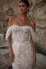 Close-up of Serenata sweetheart neckline and Chantilly lace bodice