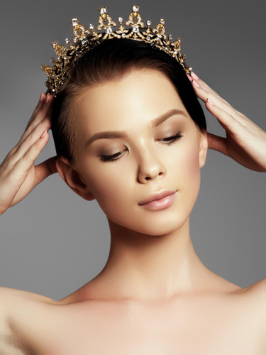 How to Choose a Winning Pageant Gown to Stand Out Onstage