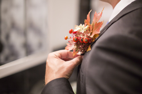 Wedding Style Guide: What Color Suits to Wear to a Fall Wedding?