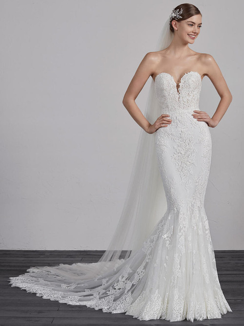 Sweetheart wedding dress Pronovias Ermin