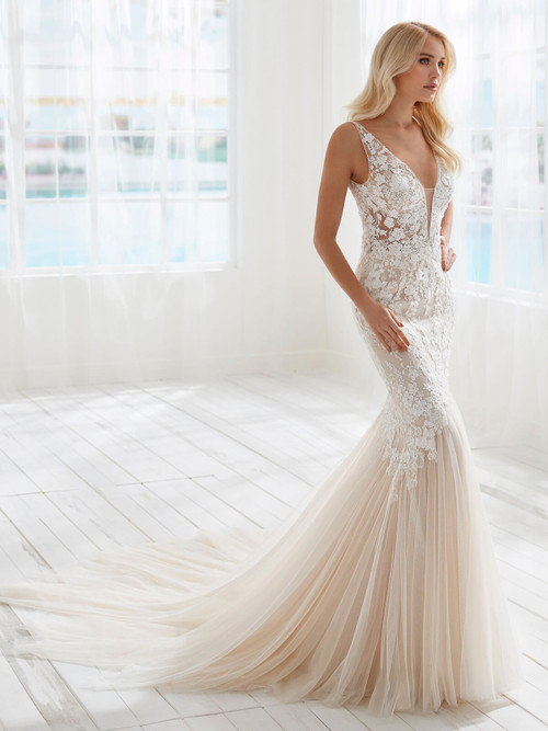 Fit and Flare Wedding Dresses