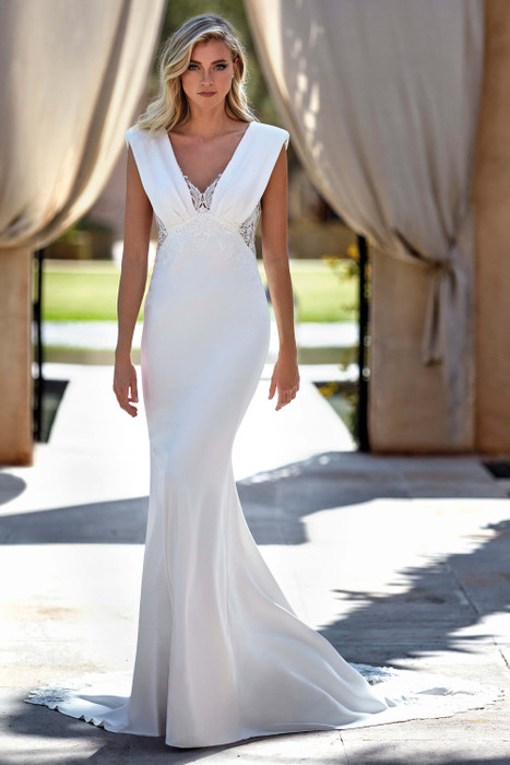 Off white/Nude gown Pronovias Ayon