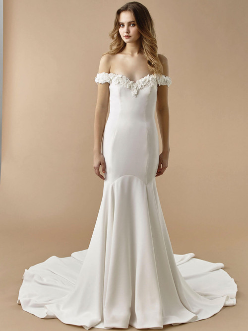 Off The Shoulder wedding gown Enzoani Beautiful BT20-14