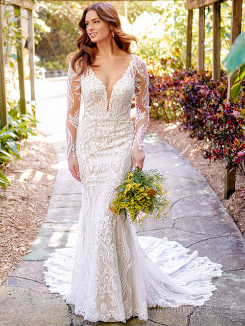 Long Sleeves Essense of Australia Bridal Gown D3150
