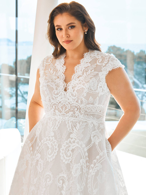 Cap Sleeved A-Line Pronovias Wedding Gown Rita