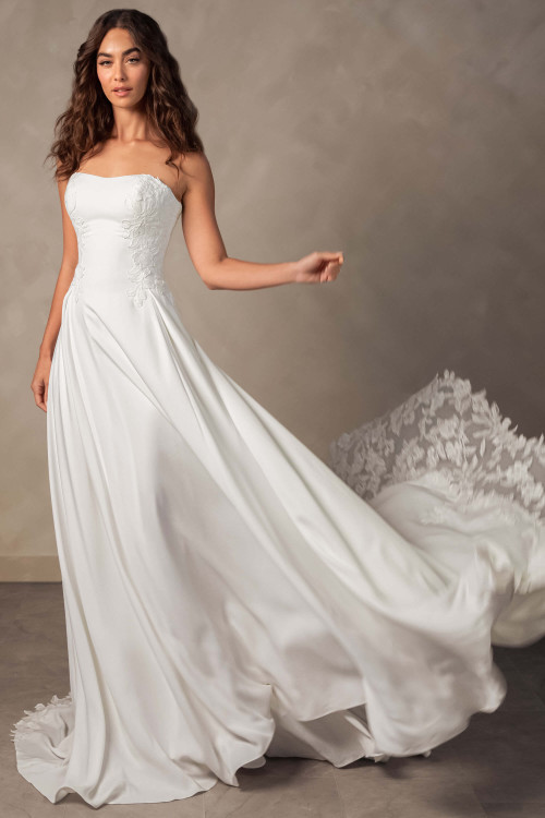 Essense of Australia D4504 Wedding Gown
