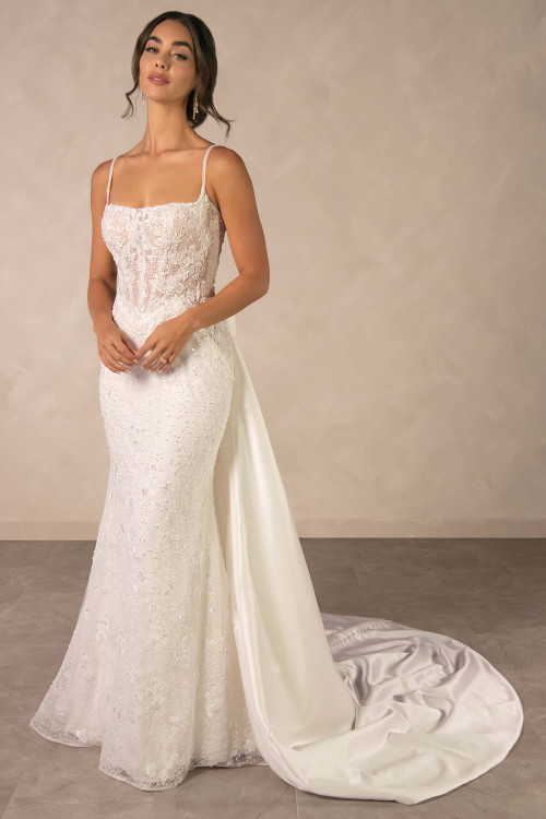 Essense of Australia D4567 Wedding Gown