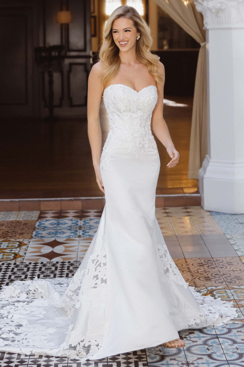 Essense of Australia D4600 Wedding Gown