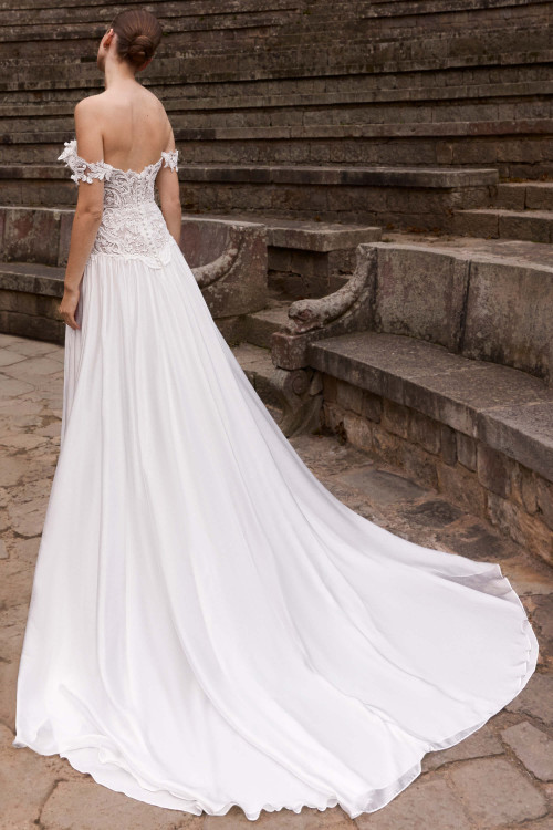 Pronovias Amvray Wedding Gown