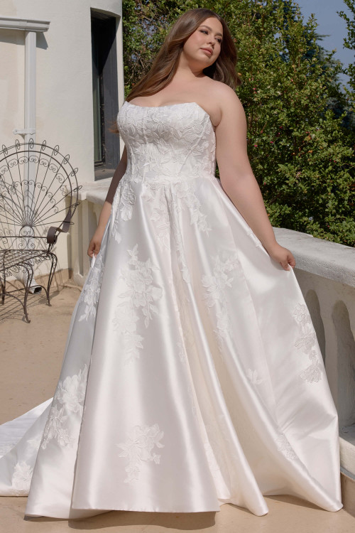 Front view of Essense of Australia D4407 plus size Mikado wedding dress