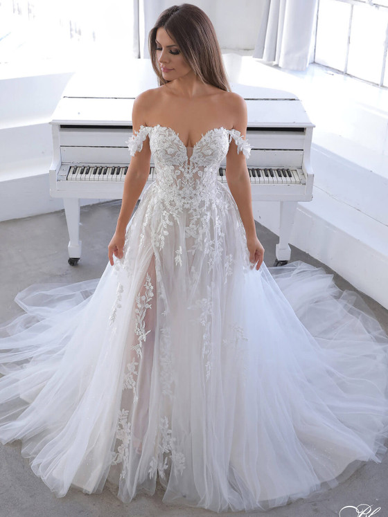 Off-shoulder floral appliqué bodice tops airy tulle bridal skirt with thigh-high slit Off-shoulder floral appliqué bodice tops airy tulle bridal skirt with thigh-high slit