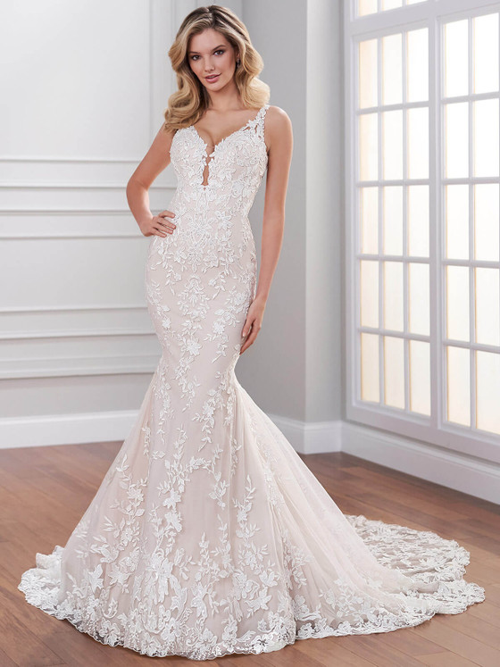 Plunging Sweetheart Wedding Gown Martin Thornburg Shelbi 221207 Plunging Sweetheart Wedding Gown Martin Thornburg Shelbi 221207