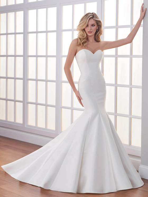 Sweetheart Wedding Gown Martin Thornburg Harbine 221210 Sweetheart Wedding Gown Martin Thornburg Harbine 221210