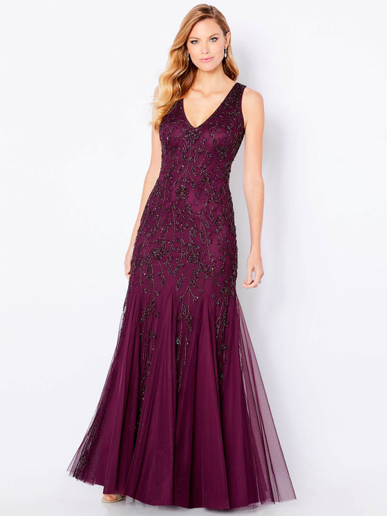 Tulle gown with sequin embroidery and sleeveless V-neckline for evening glamour Tulle gown with sequin embroidery and sleeveless V-neckline for evening glamour