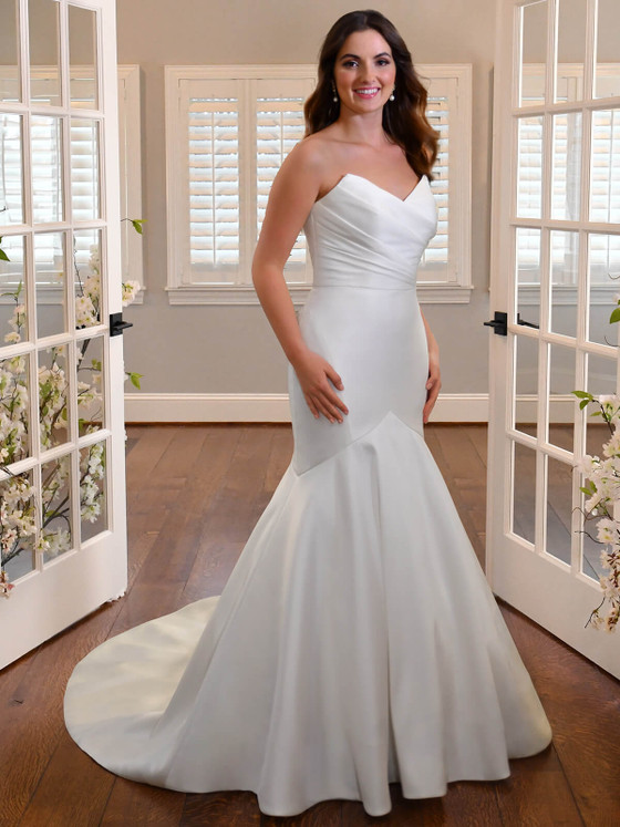 Chic and timeless, this strapless gown stuns with clean lines and a graceful train Chic and timeless, this strapless gown stuns with clean lines and a graceful train