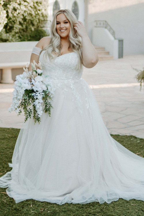 Floral lace and tulle plus size gown Stella York 7509
