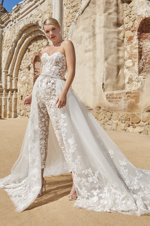 Detachable Tulle Overskirt Casablanca Bridal Dress 2464 Blanca Detachable Tulle Overskirt Casablanca Bridal Dress 2464 Blanca