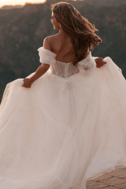 Bridal Gown A1206 Bridal Gown A1206