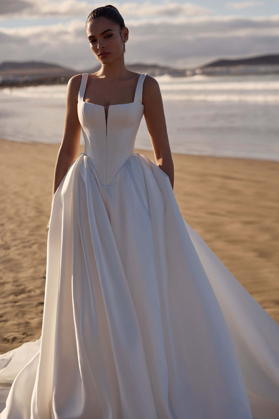 Milla Nova Zephyra Wedding Gown