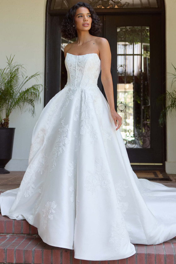 Front view of Essense of Australia D4407 strapless Mikado A-line wedding dress