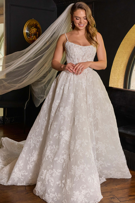 Essense of Australia D4425 Wedding Gown