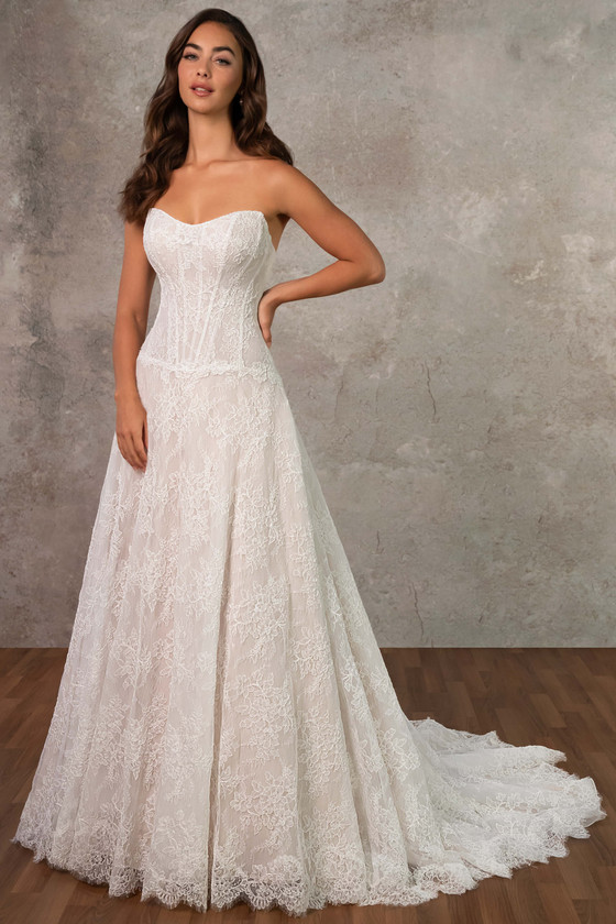 Essense of Australia D4462 Wedding Gown