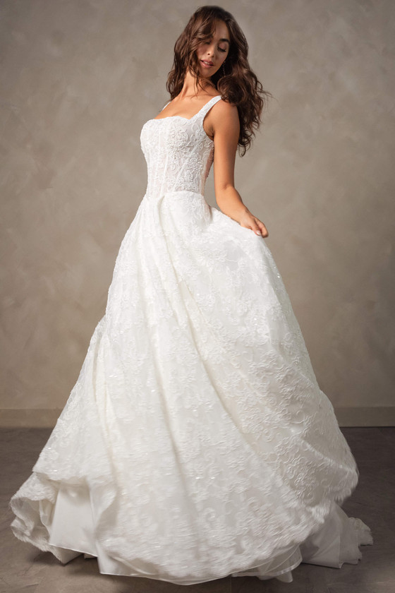 Essense of Australia D4572 Wedding Gown