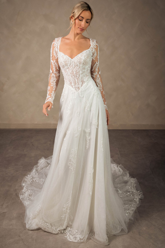 Front view of Essense of Australia D4577 lace A-line wedding dress with detachable sleeves