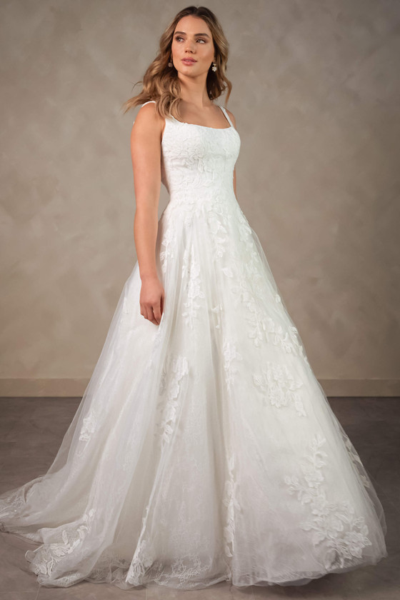 Essense of Australia D4620 Wedding Gown