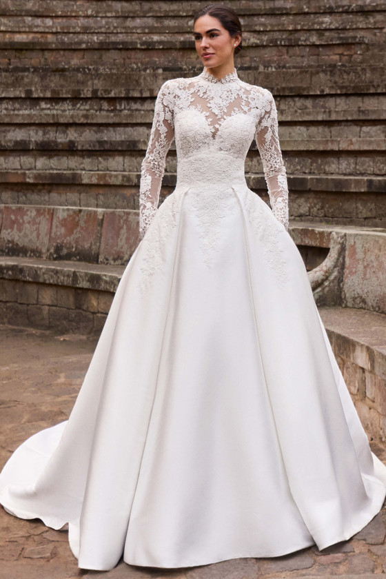 Pronovias Baies Wedding Gown