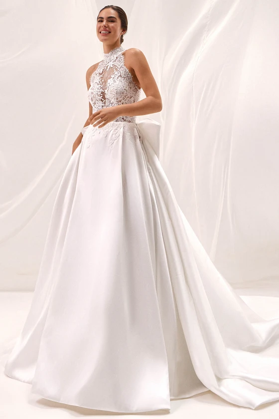 Front view of Pronovias Elbaite illusion lace A-line wedding dress