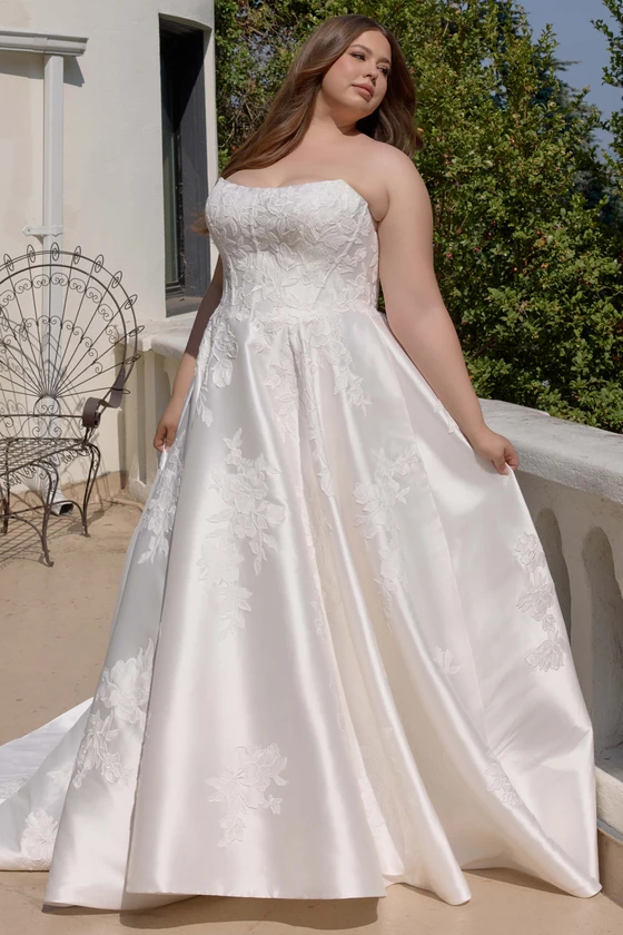 Essense of Australia D4407 Plus Size Wedding Gown