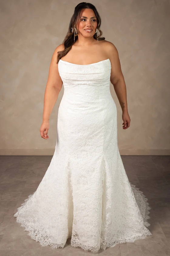 Front view of Essense of Australia D4522 plus size lace wedding dress