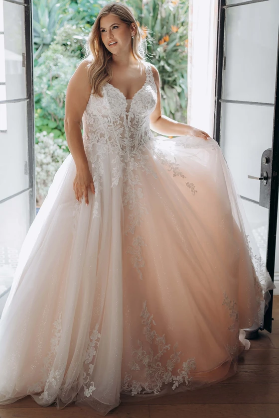 Front view of Stella York SY8314 plus size lace A-line wedding dress