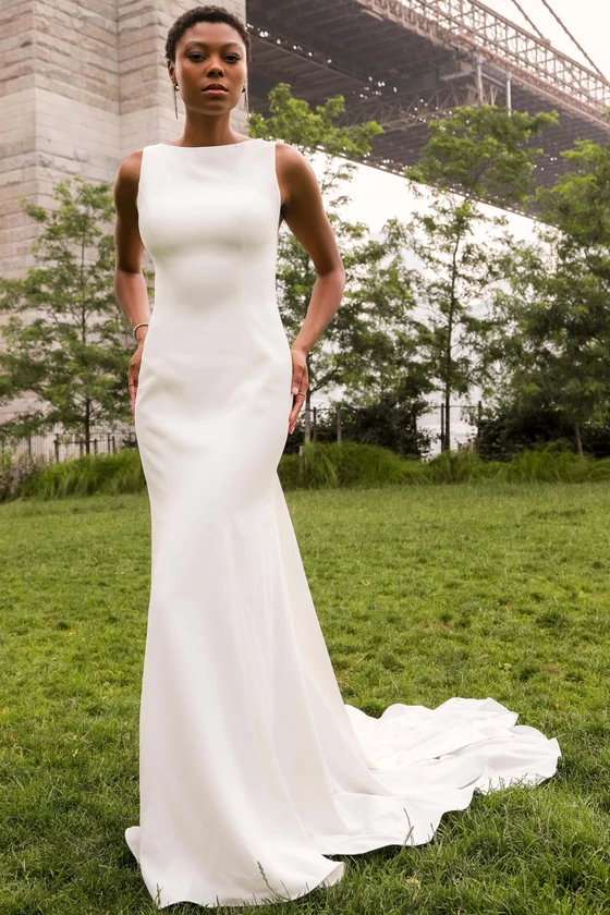 Front view Essense of Australia D3901 crepe sheath wedding dress