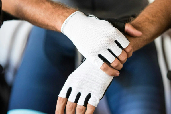 Brisk Gloves