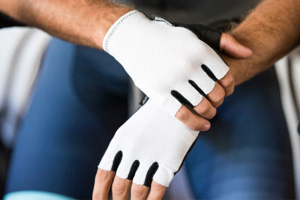 Brisk Gloves