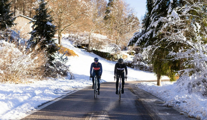 How to Layer for Cold Morning Rides: The Complete Guide