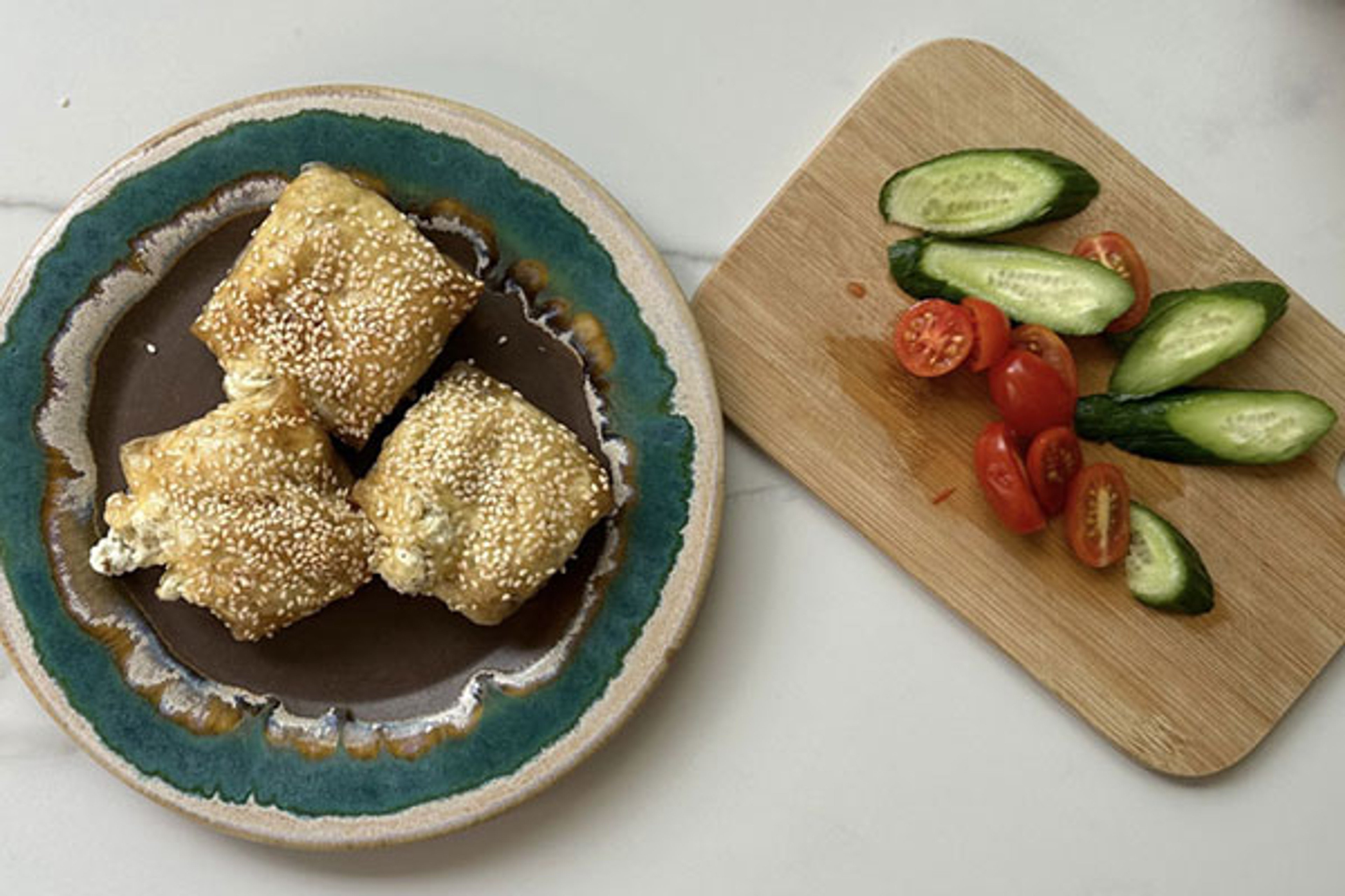 Bourekas de Queso en Hoja de Arroz