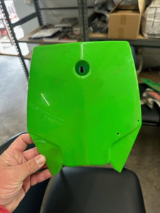 #9 	FRONT NUMBER PLATE GREEN
A00686-02-40 #9 	FRONT NUMBER PLATE GREEN
A00686-02-40