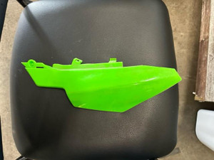 #14	LEFT REAR NUMBER PLATE GREEN
A00690-02-40 #14	LEFT REAR NUMBER PLATE GREEN
A00690-02-40