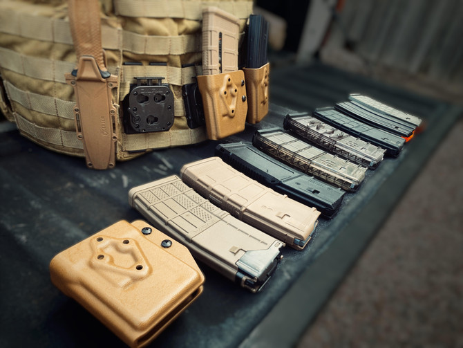 Kydex AR Mag Carrier, tan and black, ambidextrous, for AR15 magazines, 3 gun match ready.