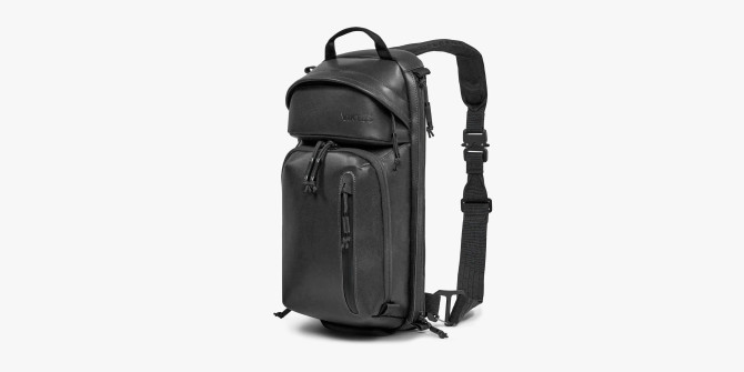 Upscale 3 Slingbag- Black Leather