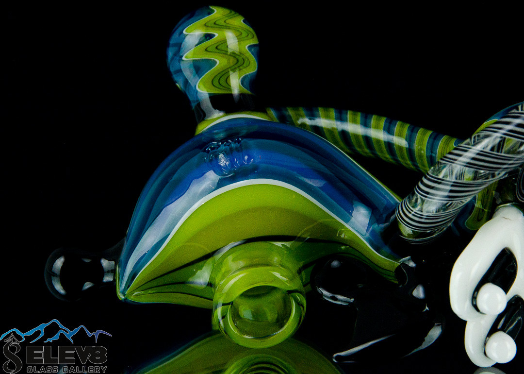 UV Yoshi Recycler by Lee Machine Glass #818 - Elev8