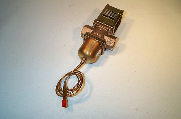 Johnson Controls V46BB-2 1/2" 70/260# Maratime Water Reg