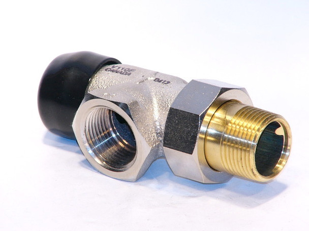 Honeywell V110F1018 1" Thred Horiz Angle Body T104