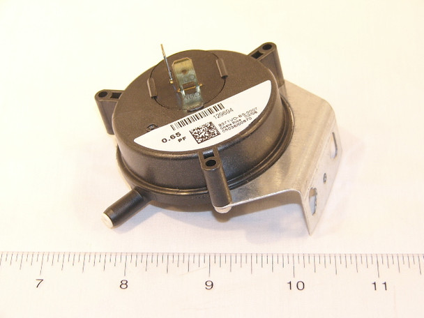 York Controls S1-024-35311-000 -0.65"WC SPST Pressure Switch